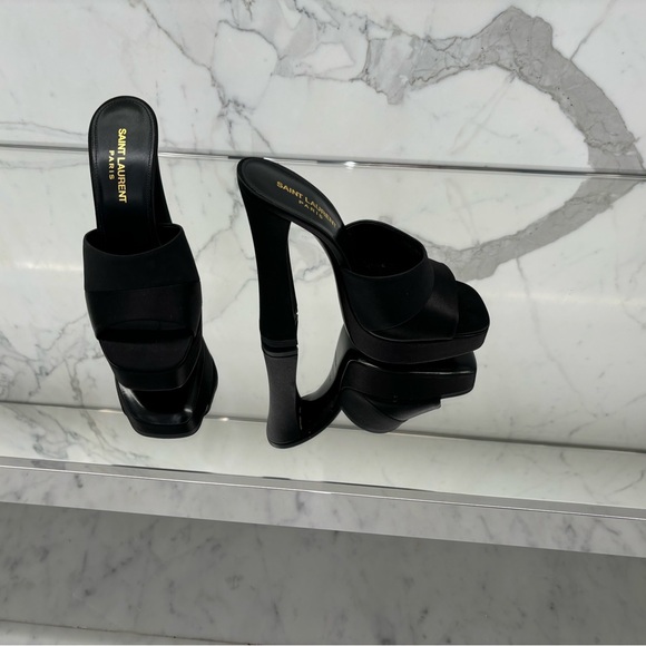 Authentic YSL Platform Mules size 39 L fits size 7 foot - Picture 2 of 5